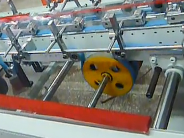 和記(ji)機械(xie)全自(zi)動膠(jiao)盒機(ji)