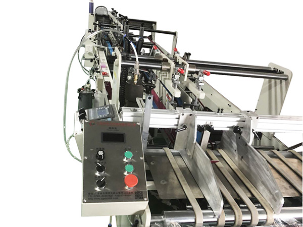 PVC PET透明(ming)膠盒自(zi)動折邊(bian)粘盒機(ji) 塑料包(bao)裝盒全(quan)自動膠(jiao)盒機