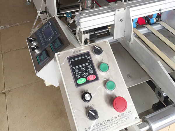 廠(chang)家直銷(xiao)750型PET膠盒(he)機 粘盒(he)機刷膠(jiao)