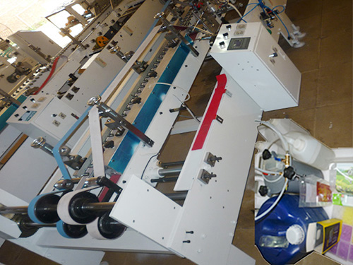 全(quan)自動(dong)膠盒(he)機廠(chang)家