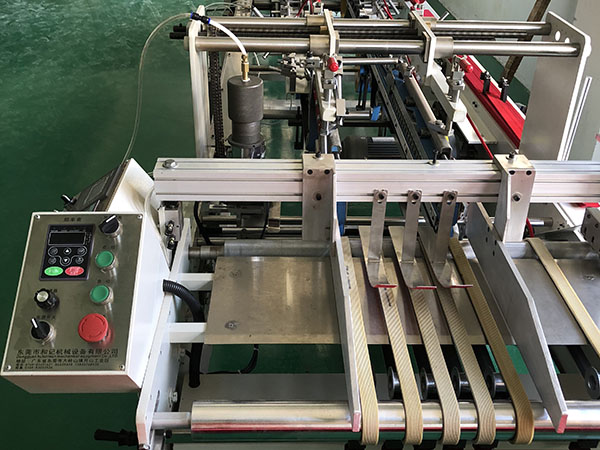 全(quan)自動膠盒(he)機購買注(zhu)意事項