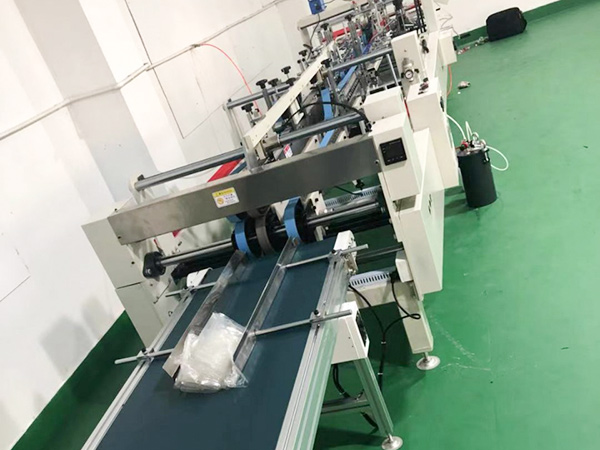 全(quan)自動膠盒(he)機