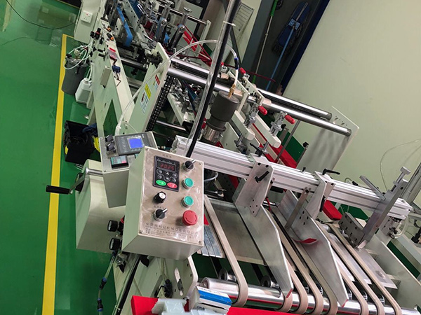 東莞(wan)和記機械(xie)銷售  糊盒(he)機專業制(zhi)造 多功能(neng)高速膠盒(he)糊盒機 PVC/PET/PP全(quan)自動糊盒(he)機