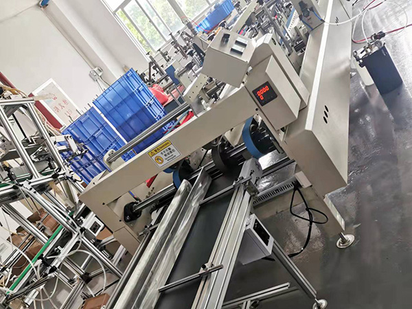 膠盒機(ji)主要基(ji)本内容(rong)有哪些(xie)特點？